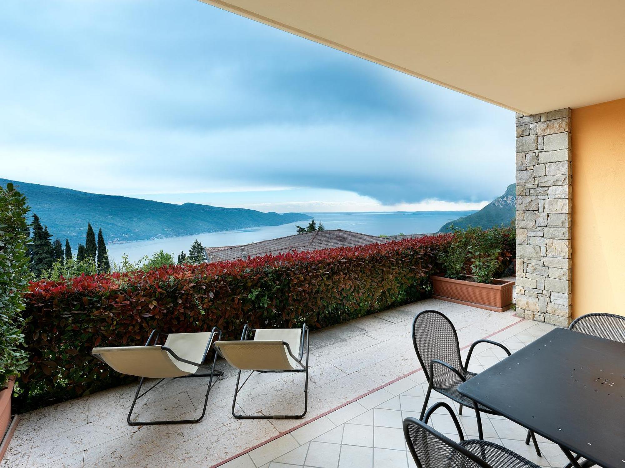 Standard Two-Bedroom Apartment Lake View