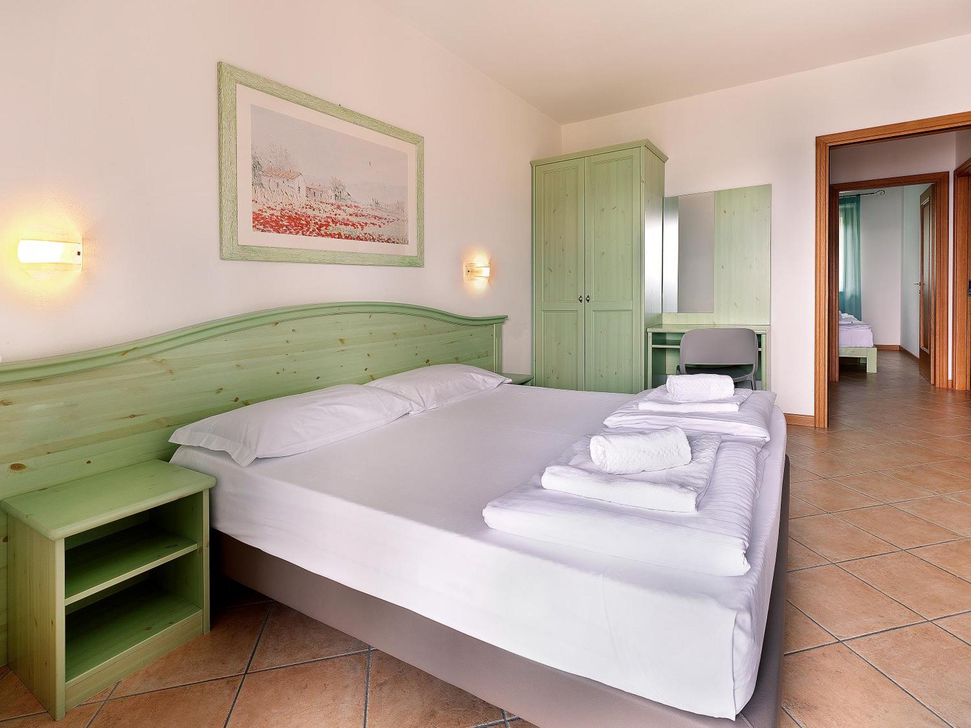 Standard Two-Bedroom Apartment Lake View