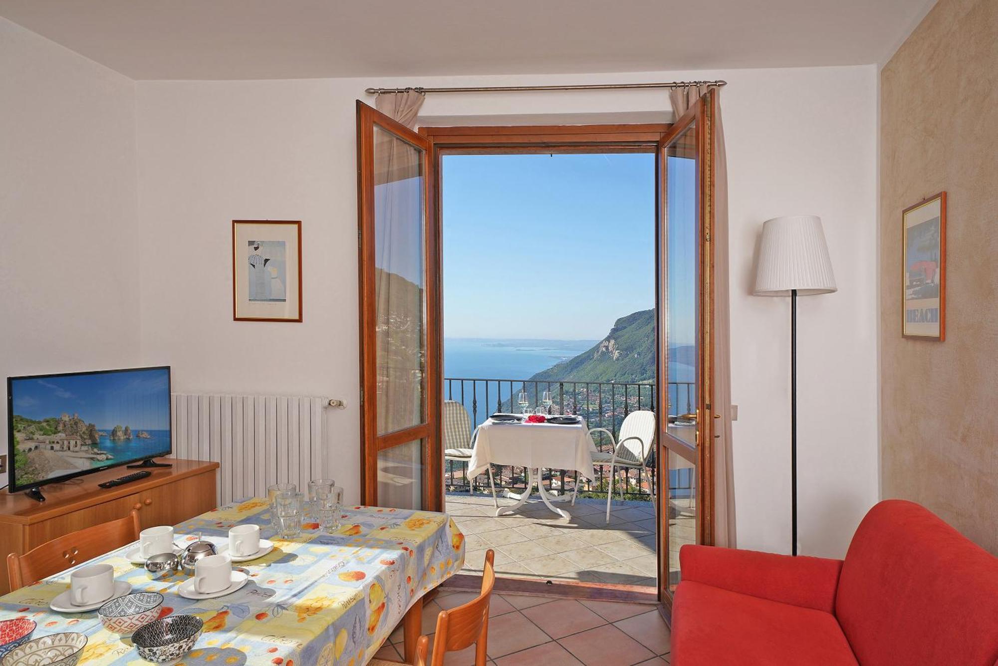 Superior Two-Bedroom Apartment Lake View