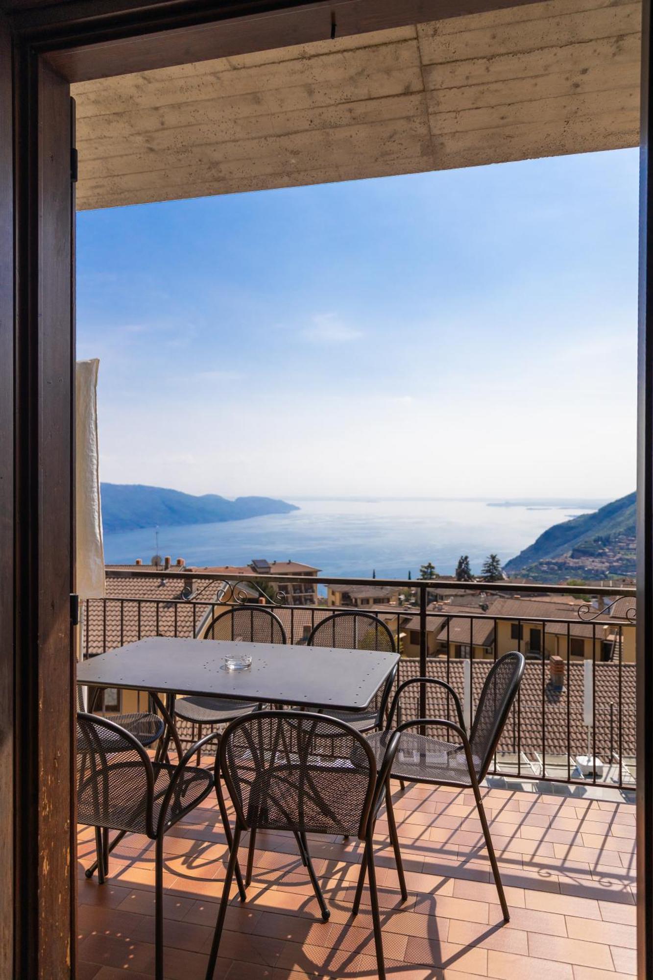 Superior Two-Bedroom Apartment Lake View