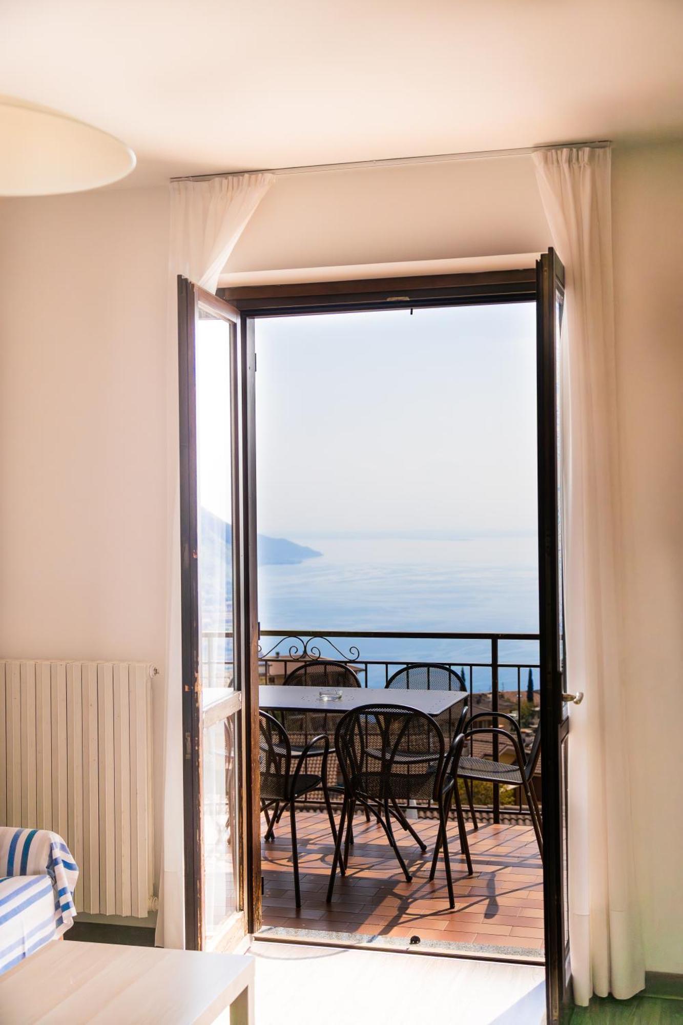 Superior Two-Bedroom Apartment Lake View